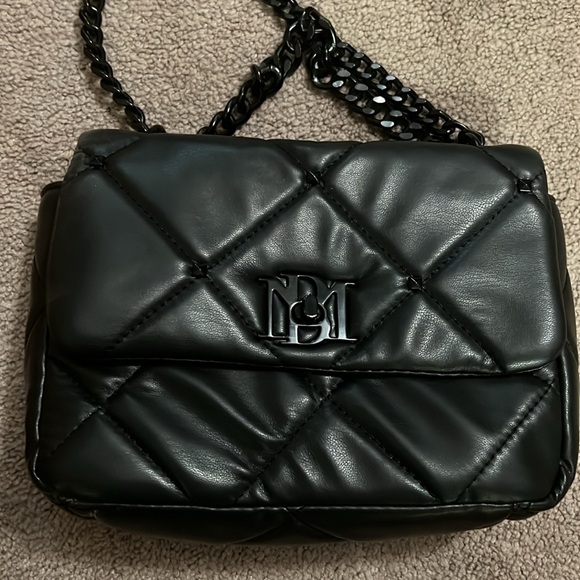 Badgely Mischka black chain quilted stud faux leather rocker shoulder bag purse - Picture 2 of 7